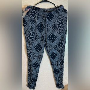 UNIQLO paisley print pants joggers